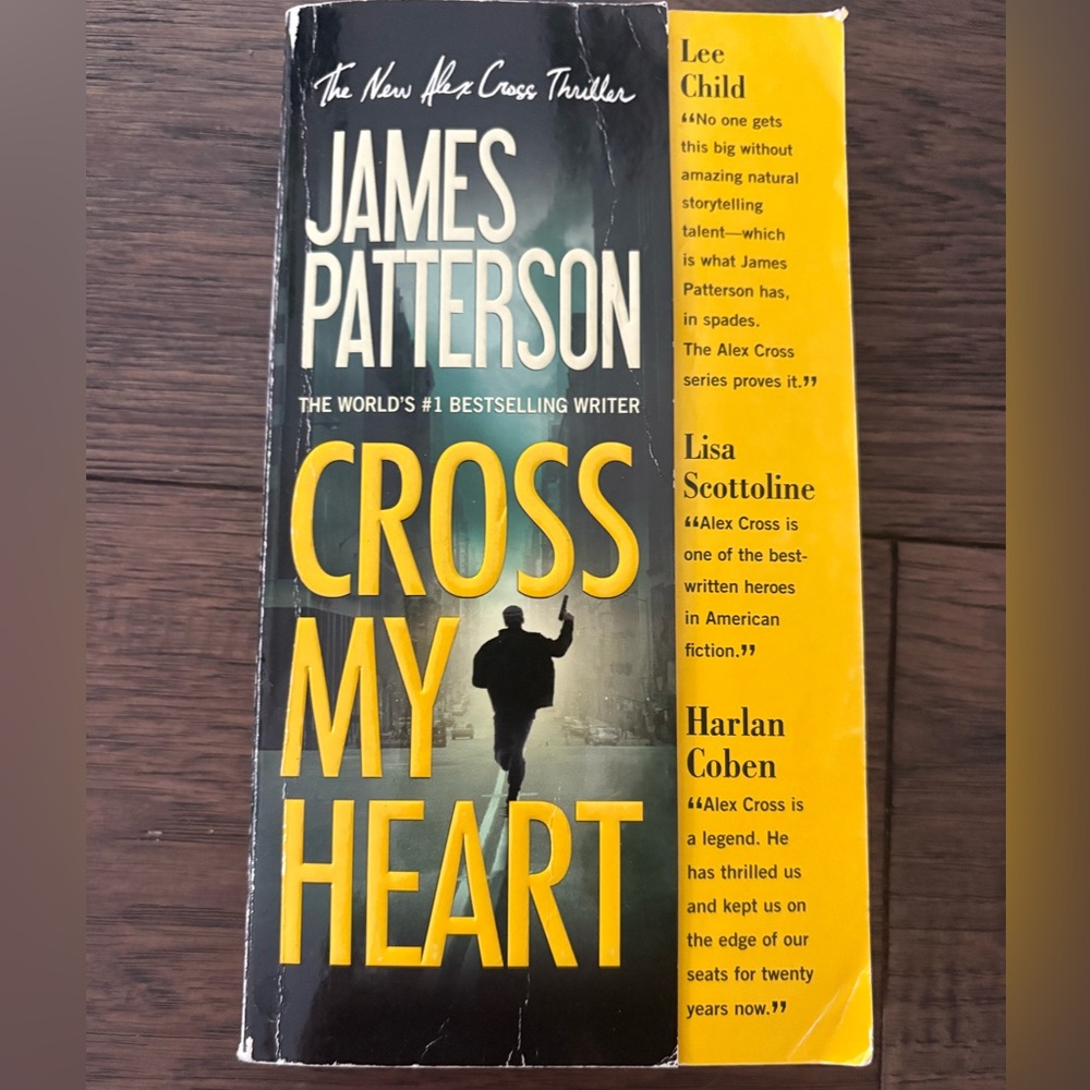 Bundle of 4 James Patterson books. Good used condition.